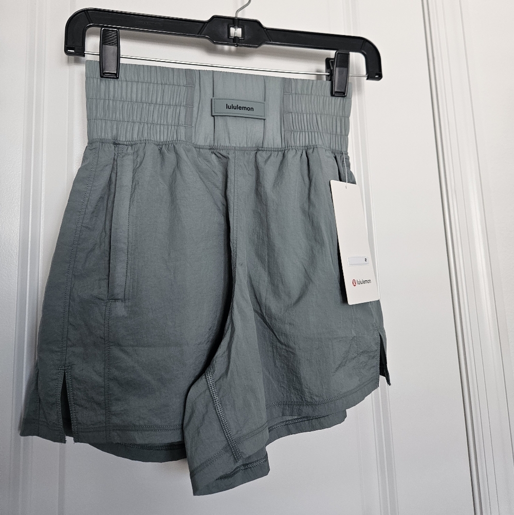 NWT Lululemon Lightweight Super HR Training Short 4'' Crater Blue SZ 2 $88